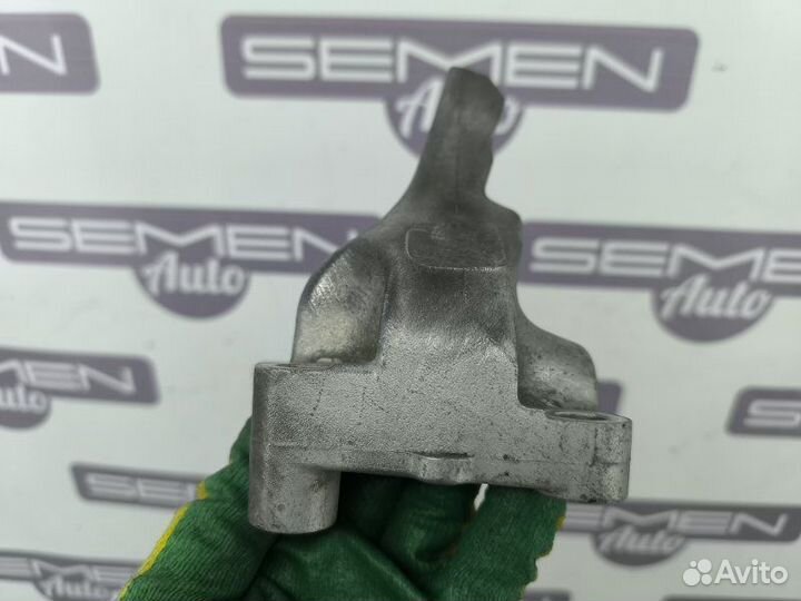 Кронштейн опоры двигателя передний Honda Accord