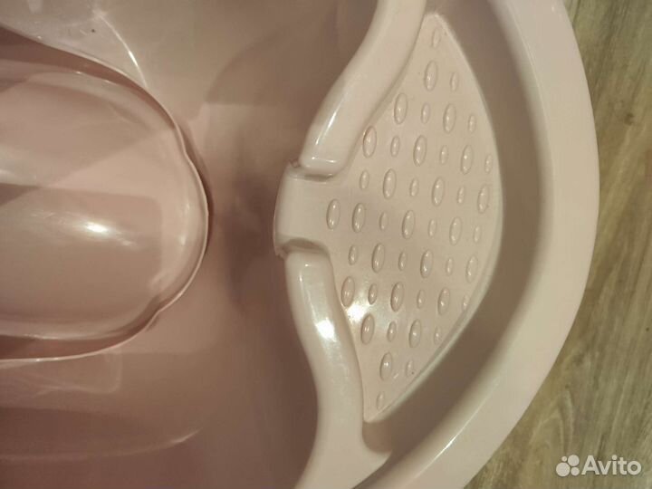 Детская ванночка для купания с подставкой