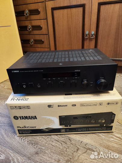 Ресивер Yamaha R-N402