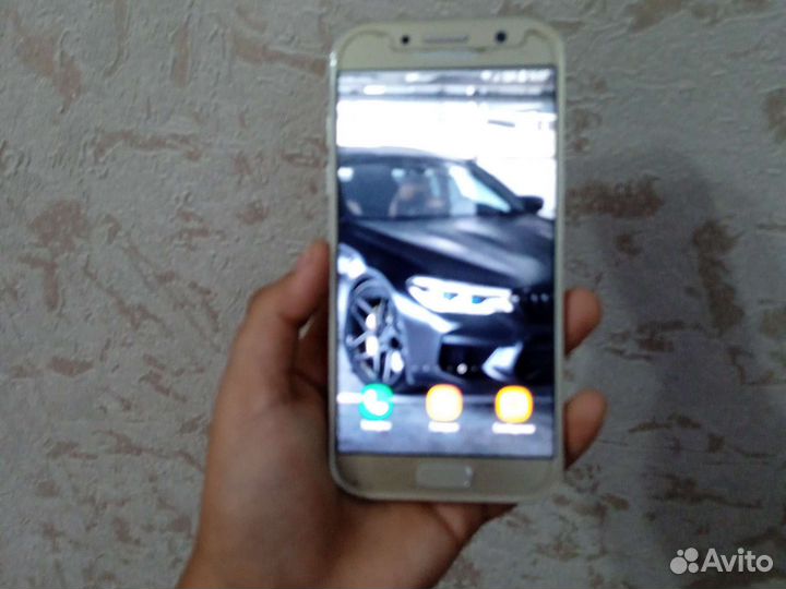 Телефон Samsung