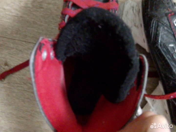 Коньки хоккейные