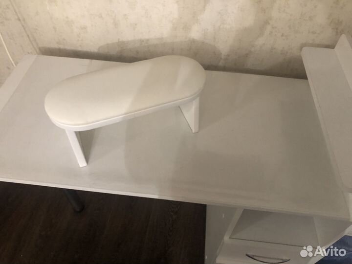 Стол для маникюра бу