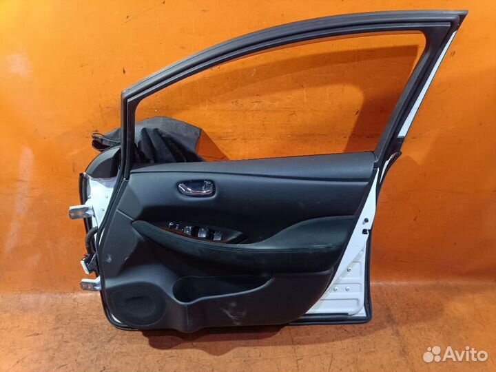 Дверь Nissan Leaf AZE0 (Переднее Правое)