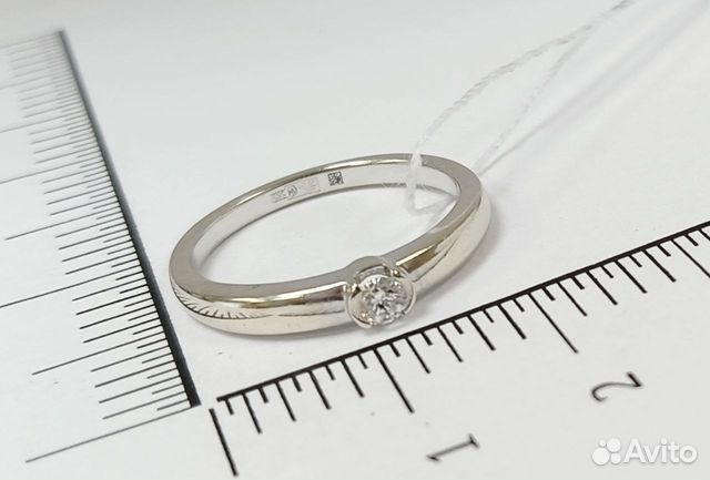 Золотое кольцо с камнем 17р