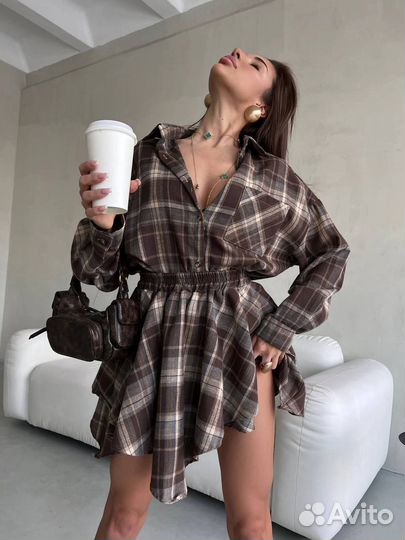 Костюм с юбкой и рубашкой 42/46