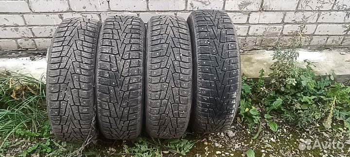 Roadstone Winguard Spike 215/55 R17 100B