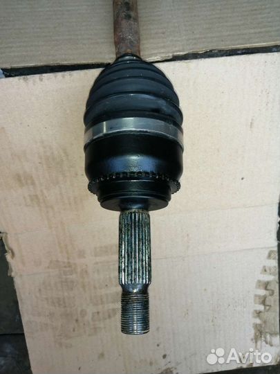 Привод передний правый Lancer 9