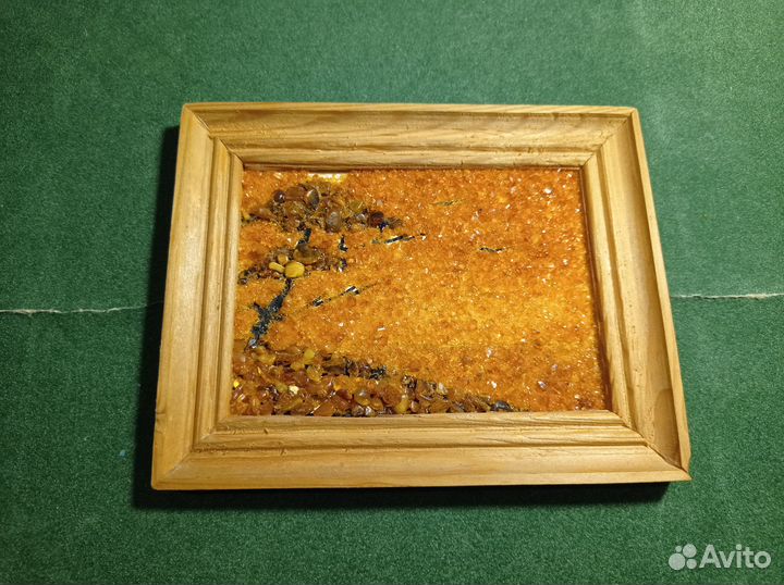 Осень, янтарная миниатюра в рамке 14.5 х 11.5 см