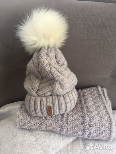 Комплект шерстяной шапка и снуд