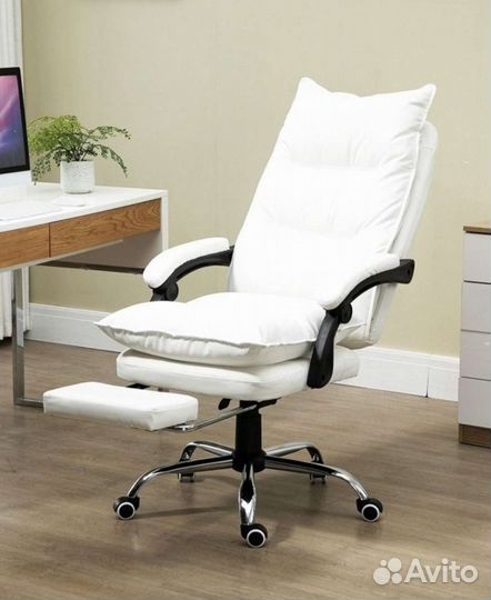 Компьютерное кресло руководителя комфорт