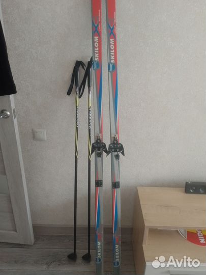 Лыжи беговые с ботинками 37 и палками