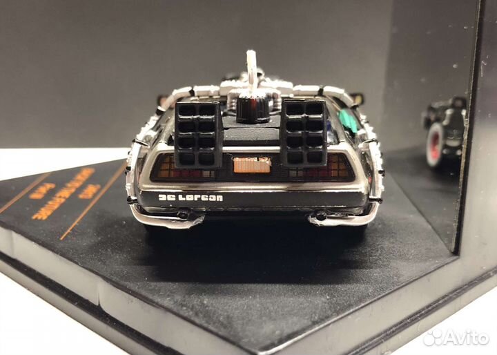 Модель автомобиля DeLorean DMC-12 1:43 Vitesse