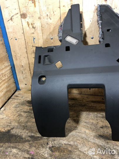 Накладка торпедо подрулевая Audi A6 C6