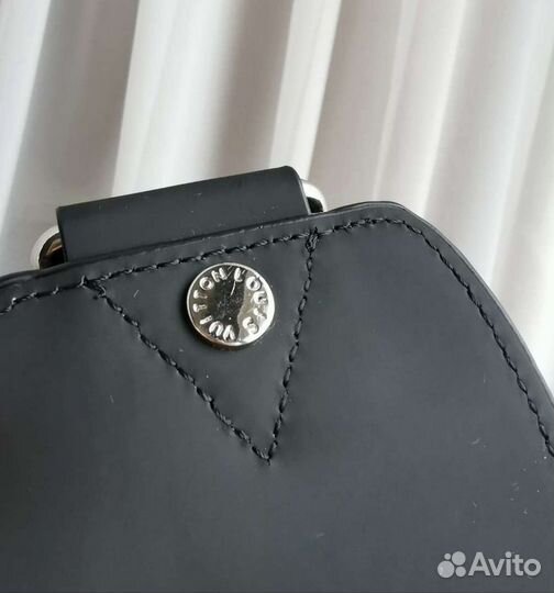 Мужская сумка-слинг Louis Vuitton