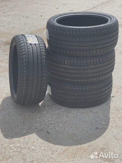 Triangle EffeXSport TH202 235/40 R18
