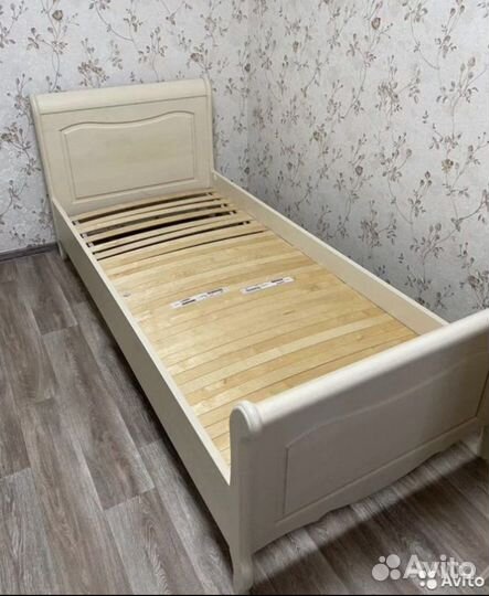 Кровать для девочки 90*200 и тумба