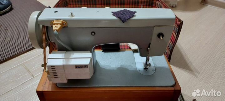 Швейная машинка чайка 3