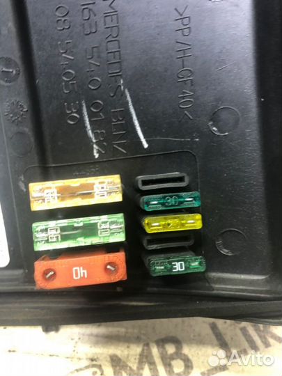 Крышка блока предохранителей Mercedes Ml W163