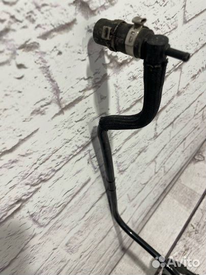 Трубка вакуумная 06E133773Q