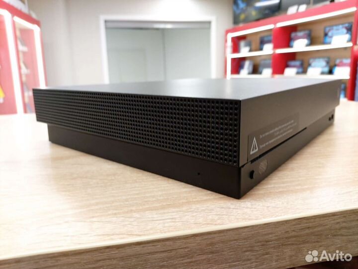 Игровая приставка Microsoft Xbox One X 1TB