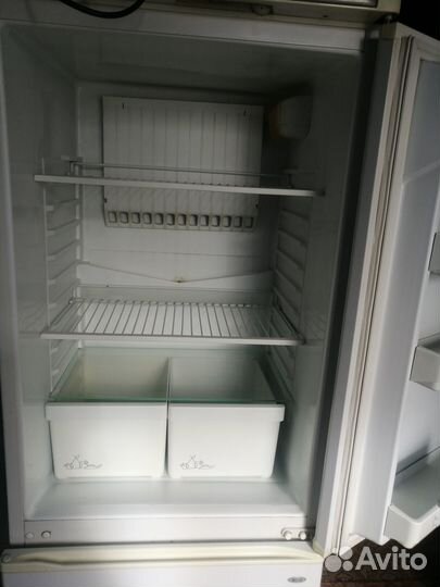 Продам холодильник на запчасти