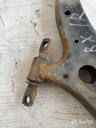 Lexus RX4 Рычаг передний нижний