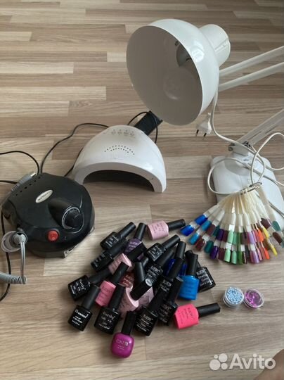 Маникюрный набор с лампой