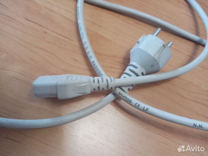 Сетевой кабель питания