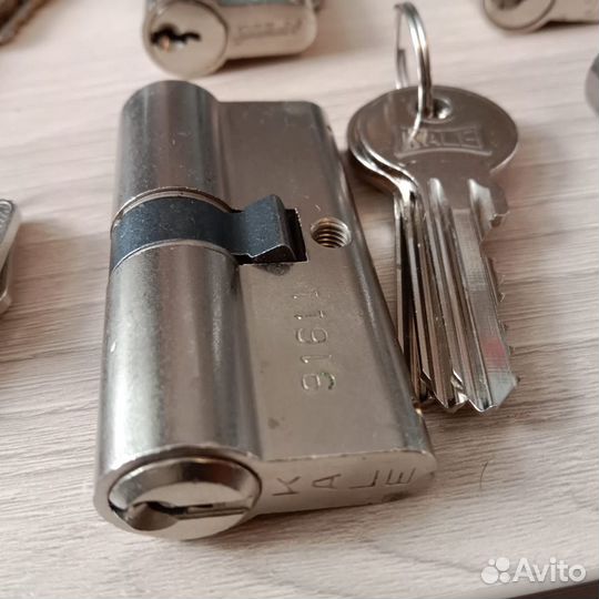 Личинка для дверного замка