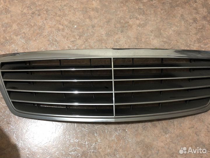 Решетка радиатора Mersedes W220 S500 2004г