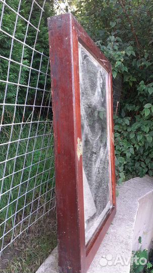 Зеркало старинное в деревянной раме