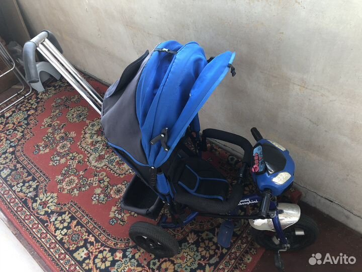 Трехколесный велосипед с родительской ручкой