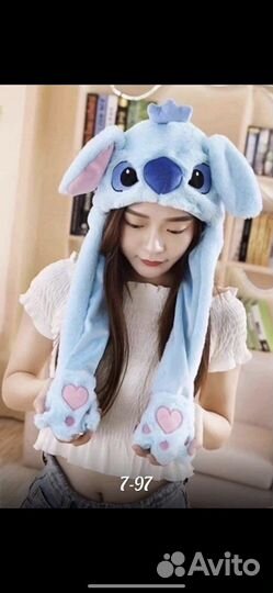 Шапка с двигающимися ушками зайчика светится