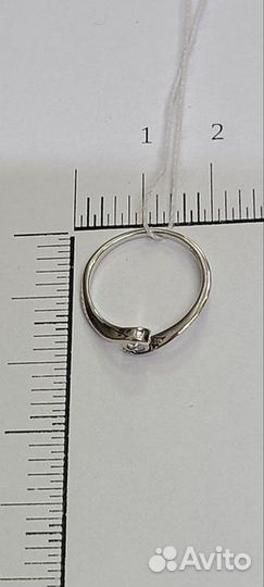 Золотое кольцо с камнем 16р