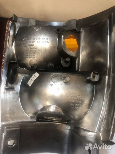 Габарит правый на Nissan Atlas