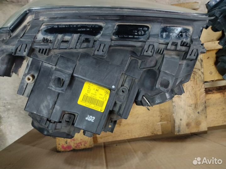 Фары BMW X3 E83 ксенон