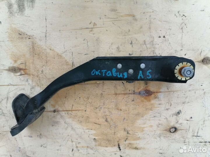 Педаль тормоза Skoda Octavia A5