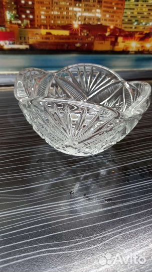Хрустальная ваза