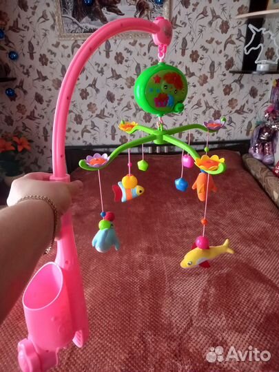 Музыкальный мобиль на кроватку