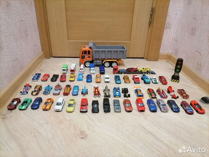 Машинки hot wheels пакетом