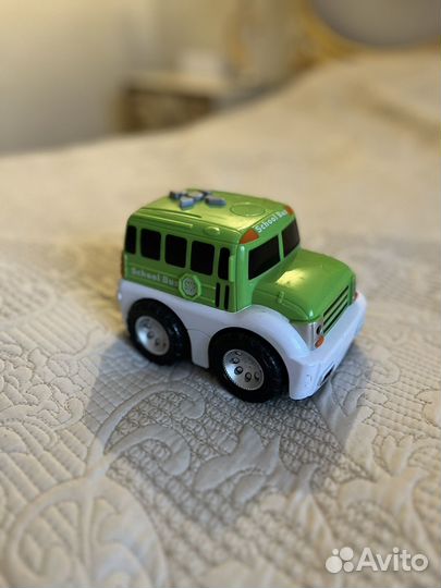 Игрушечная машина