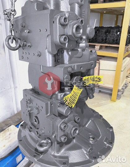 Основной насос Komatsu PC200-7