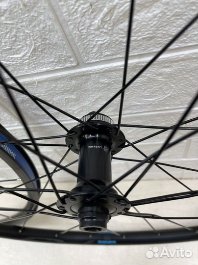 Новый комплект колес shimano rs171