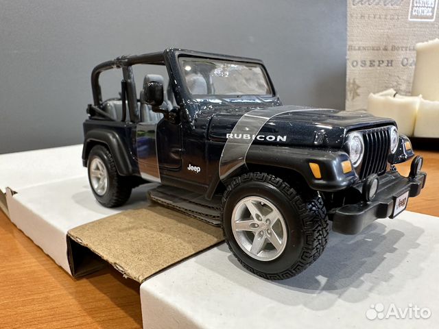 Модель автомобиля Wrangler Rubicon 1:27 maisto
