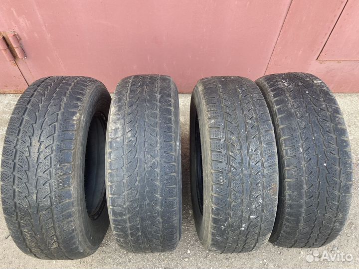 Nokian Tyres WR 235/70 R16 105H