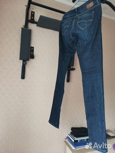 Джинсы