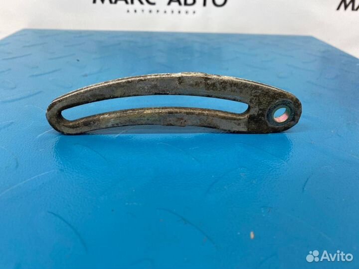 Б/У натяжитель ремня генератора правый Toyota Town