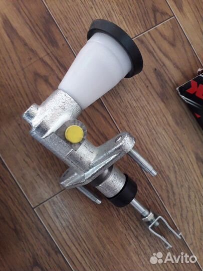 Главный цилиндр сцепления ToyotaCamry Carina 83-92