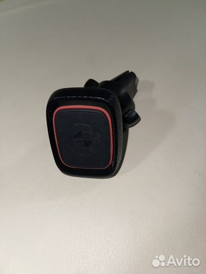 Держатель для телефона в машину