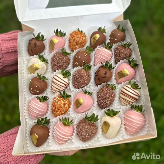 Шоколадные подарки Букеты из клубники в Москве